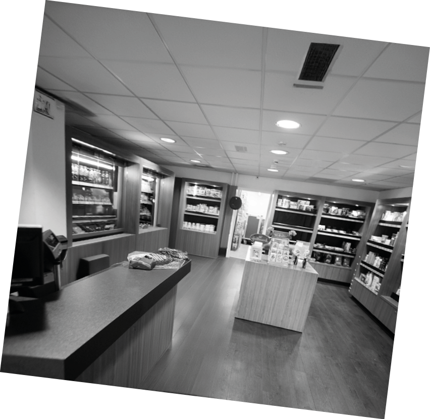 Foto: Bram Saeys. GGzE, Slappe Band, De Boei, Grijze Generaal, beeld vijver, restaurant Trefhoven, winkeltje, Grote Beek